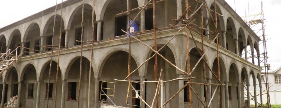 Το ορφανοτροφείο υπό ανέγερση