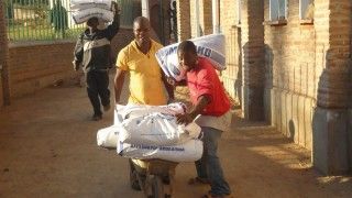 Μεταφορά ανθρωπιστικής βοήθειας από την Αδελφότητά μας για την Εκκλησία του Μαλάουι