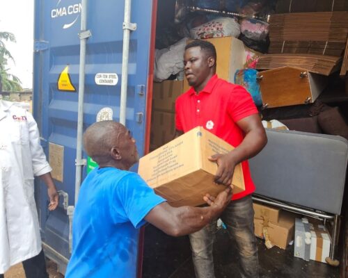 Το κοντέινερ της Αδελφότητας έφτασε στην Γκάνα