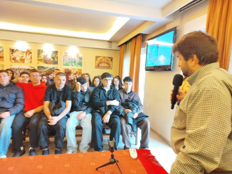 Εκπαιδευτική επίσκεψη μαθητών Λυκείου στην Αδελφότητα